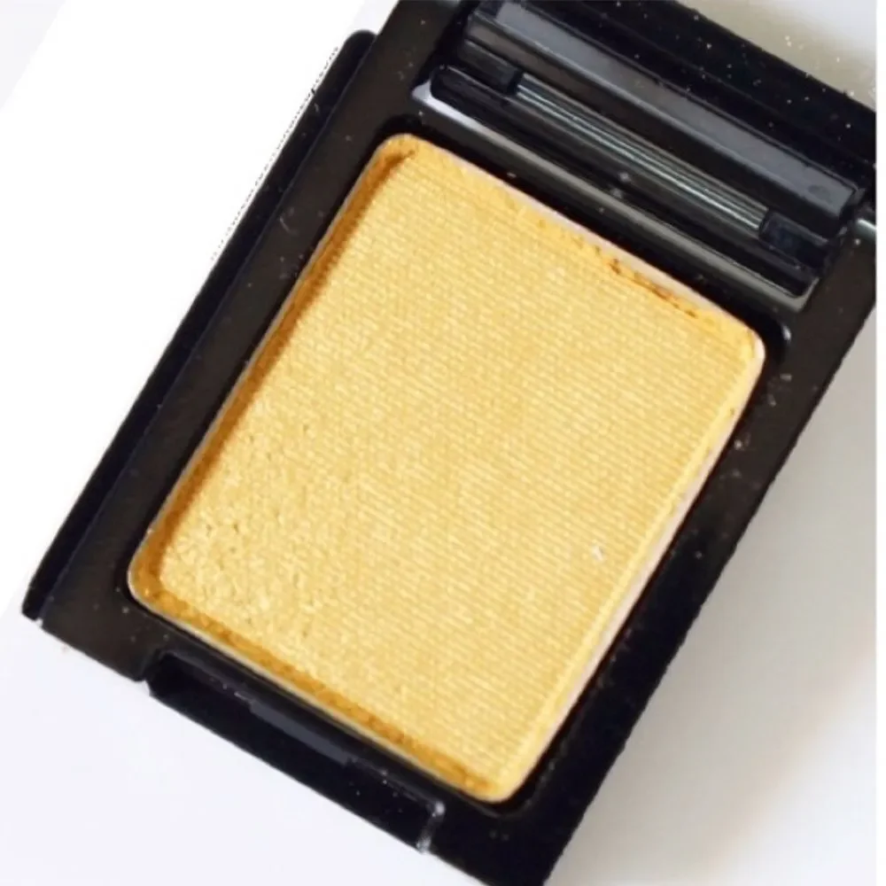 New Revlon Eyeshadow Womens Make Up Yellow Metallic Gold Eyes Cosmetic NWT